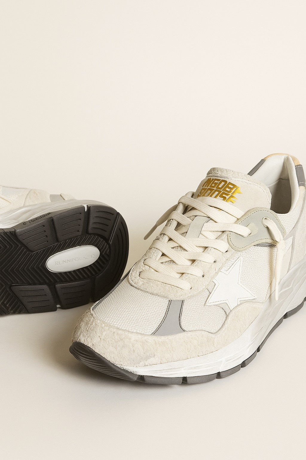 Dad-Star femme en daim blanc et gris avec étoile en cuir blanc